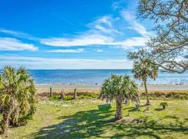 Dog-friendly home with lovely water view roomy deck fast WiFi central AC W&D