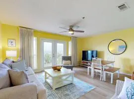 Coastal condo with free WiFi on-site pool & hot tub - close to the Gulf sands