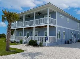 Gorgeous new beach home with decks & screened porch - pack your suitcase & go