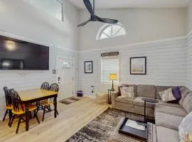 Great dog-friendly home with Gulf views shared pool just steps from the Gulf