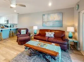 Updated home across from beach with firepit sunroom & fast WiFi - snowbirds OK