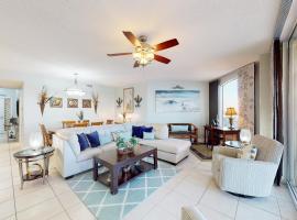 Renovated Gulf-Front Condo with Beach Access Shared Pools Hot Tub & Free WiFi, Hotel in Perdido Key