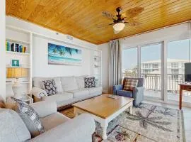 Gulf front condo with beach access pool hot tub tennis & pickleball