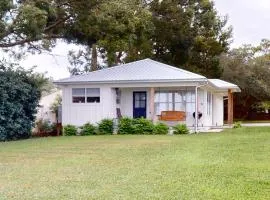 Cozy waterfront cottage pet friendly with AC deck and shared dock