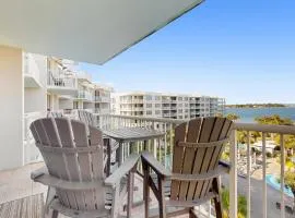 Gorgeous bayside condo with lazy river and beach access