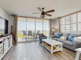 Gorgeous bayside condo with lazy river and beach access