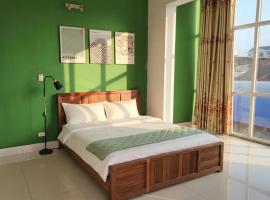 Hòa An Hotel- motorbike rental, готель у місті Каобанг