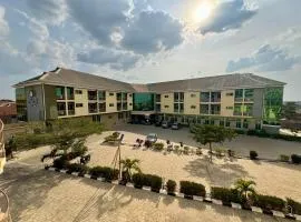 Monarchs Luxury Palace hotel