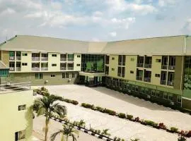 Monarchs Luxury Palace hotel