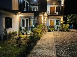 Tiwi's Travellers Inn - Solar Powered, Starlink, Scooter Rental, Palawan Tours