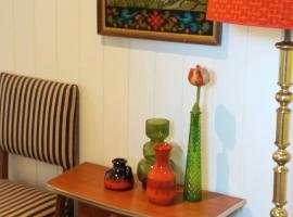 Renovated Chapel With Fjord Views In Vågstranda, отель в городе Reistad