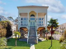Beachfront Dog-Friendly Home with Deck Private Outdoor Pool AC Grill Free WiFi