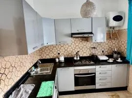 1BR in City Center - Fiber WiFi & Free Parking