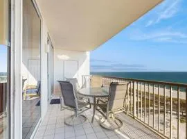 Beautiful Home Steps From the Bay with Shared Pool & Hot Tub & Free WiFi Balcony