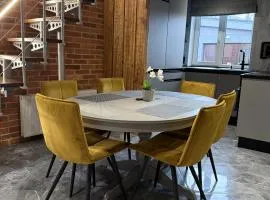 BRIVIBAS RESIDENCE - STONES, free PRIVATE parking, free WIFI, self check-in