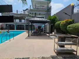 Crestscente Skye Villa Resort