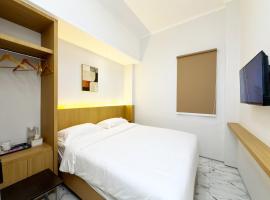 Aurora House Surabaya, hotel i Wijung