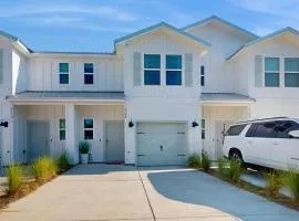 Cozy townhome located near The Wharf concert and event venue