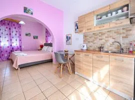 Dina's Flowers - Alonnisos Summer Getaway