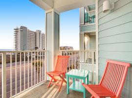 Gulf view condo with balcony pool & fitness room - walk to beach, hotel u gradu Orandž Bič