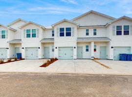 Dog friendly home near the Wharf with internet and free parking: Orange Beach'te bir otel