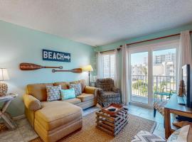 2nd-floor coastal condo with pools hot tubs tennis balcony elevator, hotel a Gulf Shores