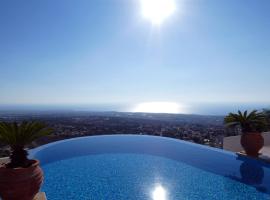 Breathtaking Panoramic Villa Sea View Infinity Pool, hotelli kohteessa Tala
