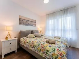 Flex SelfCheckIns 99 - 2 Bedrooms - Parking - Loggia