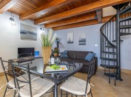 Attic Apartment Acate – hotel w mieście Acate