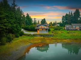 Alaska Glacier - Waterfront, Hot Tub & Mountain View, Hotel in Juneau