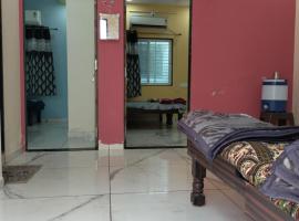 Reva Homestay, hotel a Garudeshwar