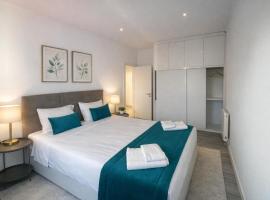 White House, hotel em Queluz