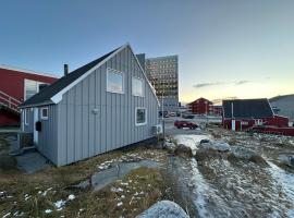 Uka Guesthouse Downtown, hotel v mestu Nuuk