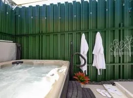 Private Hot Tub & Swing, Vintage Nintendo with Large Parking & EV ready