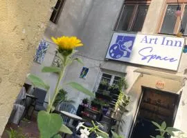 Art Inn Space