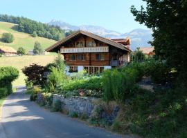 Comfortable quiet apartement with great view, Hotel in Diemtigen