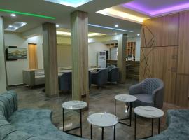 Stallion Luxury Suites, hotel u gradu Ado