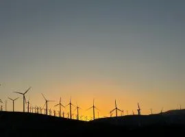 Charming-Cozy trailer Under the Turbines