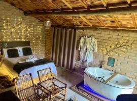 Chalé Quiosque Família tucano, hotel v destinaci Joanópolis