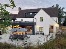 6 Bed in Milborne St. Andrew 80549