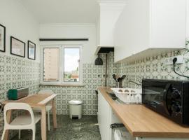 Low Cost University Privado، فندق في لشبونة