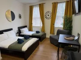 City-Centre Studio · Self-Contained · Sleeps 3