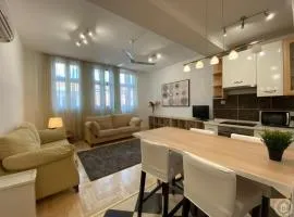 Central City Gozsdu Apartment