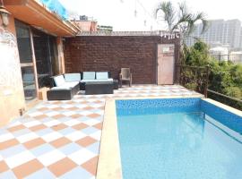 SHAH SOCIAL PARTY VILLA In Royal Palms Mumbai, khách sạn ở Mumbai