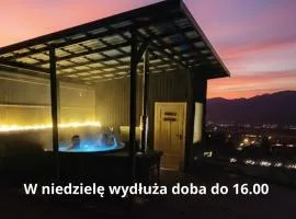 Chwilo Trwaj dom z jacuzzi, sauną i kominkiem z widokiem na góry Korbielów Pilsko