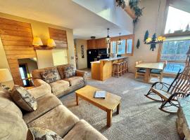 3BR Townhome Ski In Ski Out Pool Hot Tub, ξενοδοχείο σε Lutsen