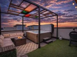 Spacious Denver Home with Private Rooftop Spa