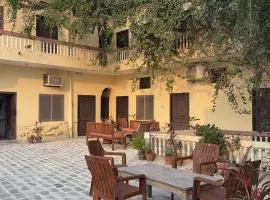 Keshav Palace