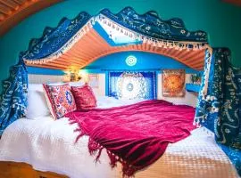 Sundancer Dream Wagon with Onsite Hot Springs