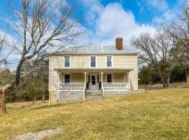 1880s Lexington Farmhouse: Sleeps 10, Close to VMI